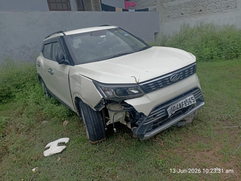 MAHINDRA XUV